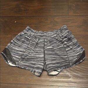 Lululemon Athletica Gray Athletic Shorts with Dynamic Pattern